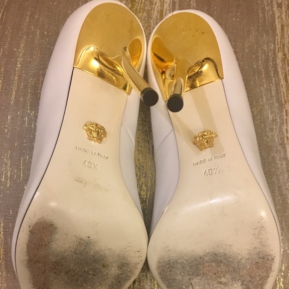 Versace White & Gold Palazzo Pumps - Picture 4 of 8